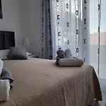 Lucy * 赫瓦尔
