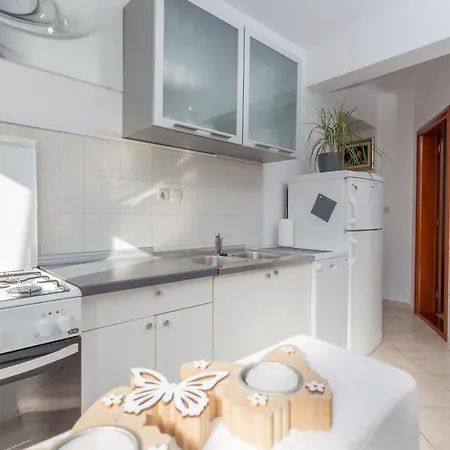 Apartman Lucy *