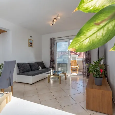 Apartman Lucy *