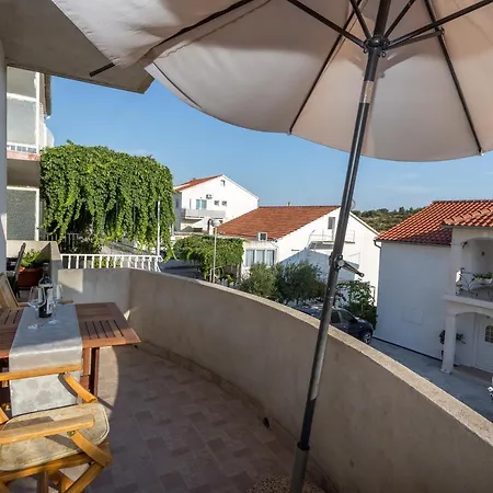 아파트 Lucy 흐바르